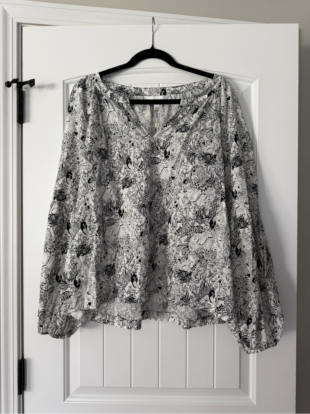 NWT Lilly Pulitzer Black & White Sullivan Top size Large - original retail $128